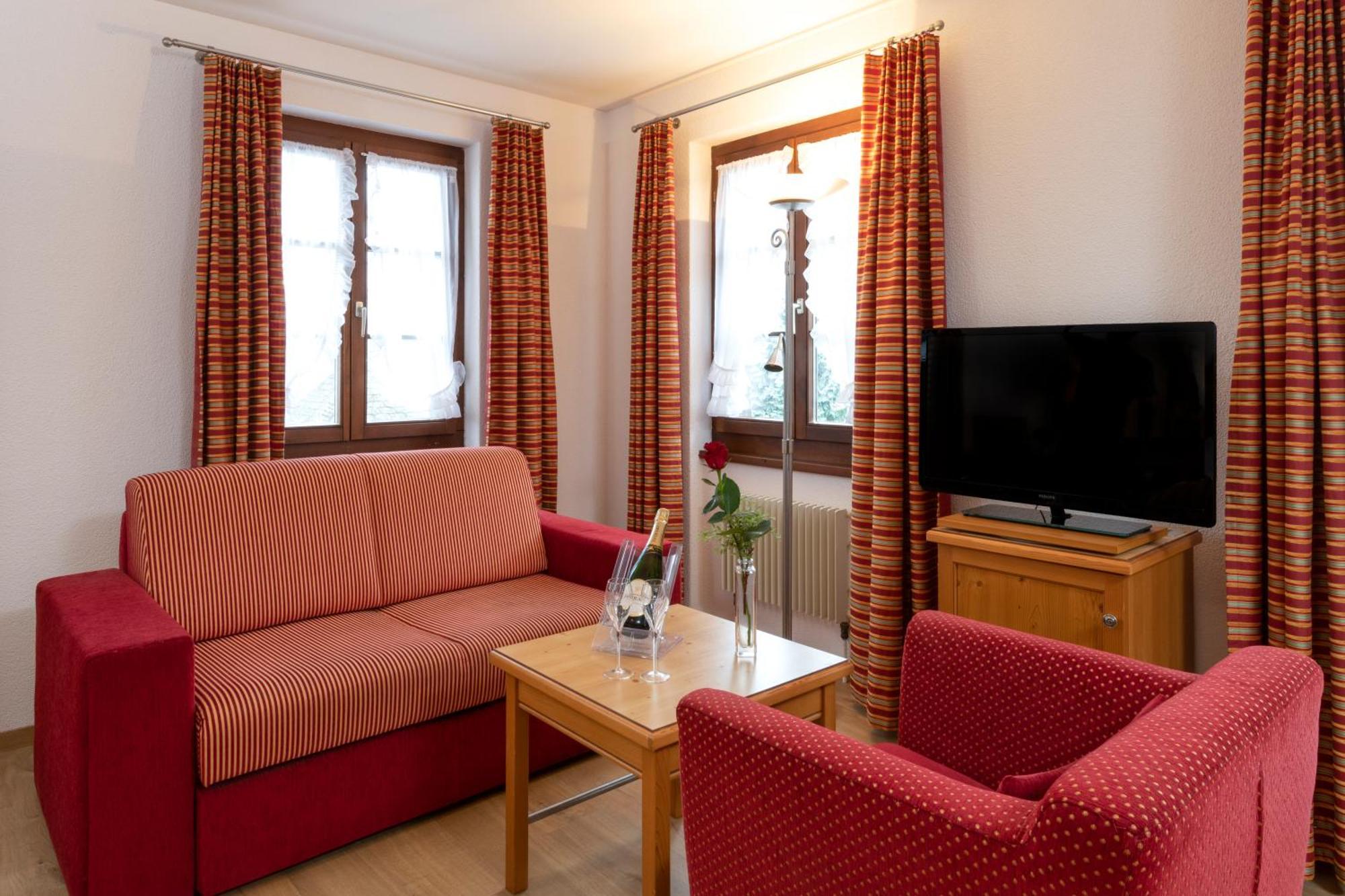 See & Wellnesshotel Gerbi Weggis Exterior photo