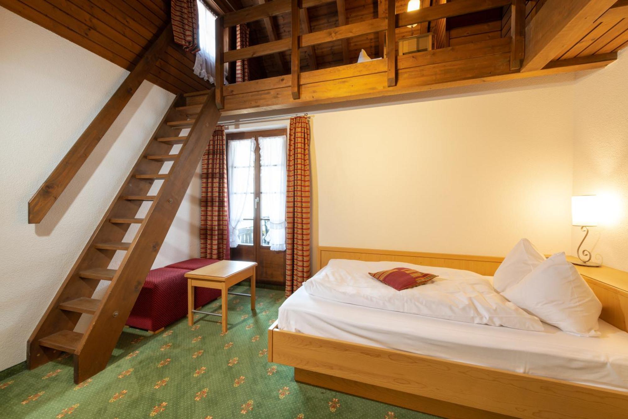 See & Wellnesshotel Gerbi Weggis Exterior photo